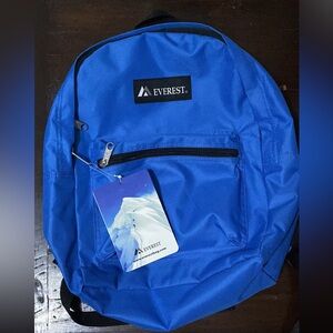 NWT Everest back pack blue 13.9L